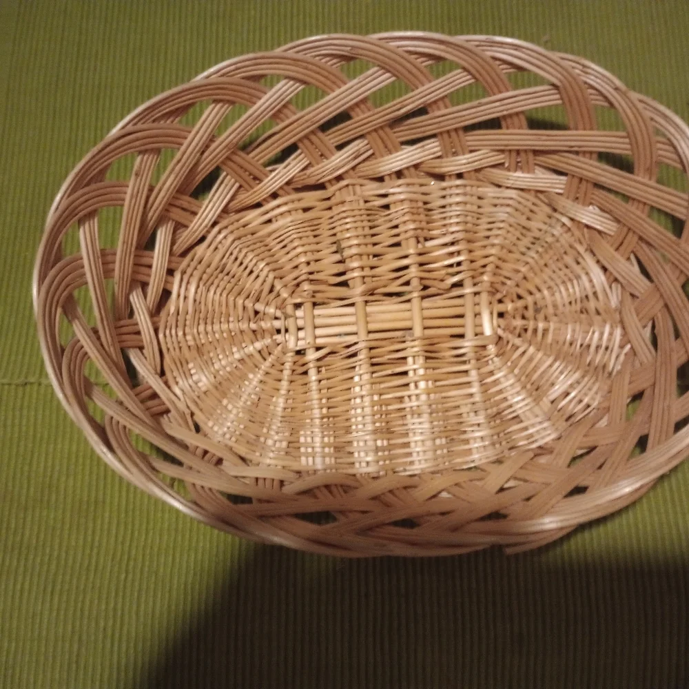 WICKER BASKET